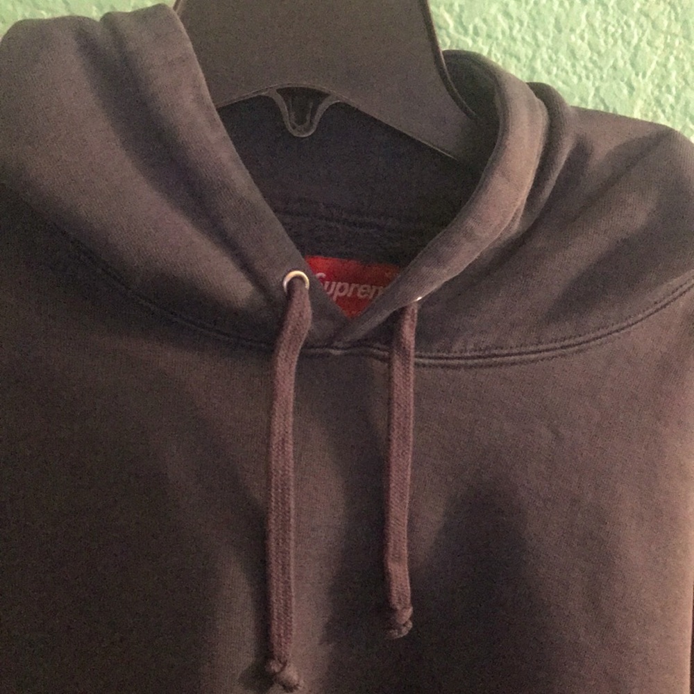 NWOT SUPREME WORLD FAMOUS HOODY SIZE XL NAVY BLUE